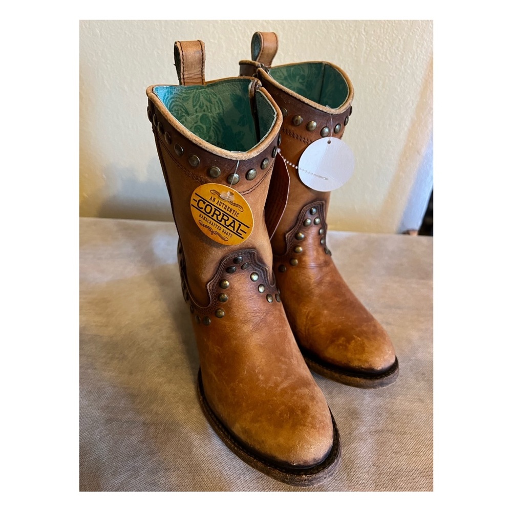 Corral boots